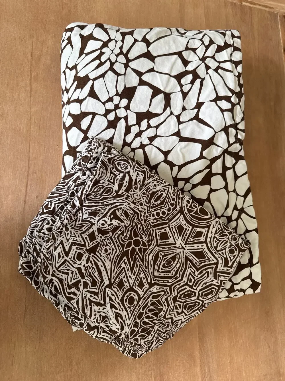 DVF Diane Von Furstenberg Paper Petals Queen Duvet Cover And 2 Shams